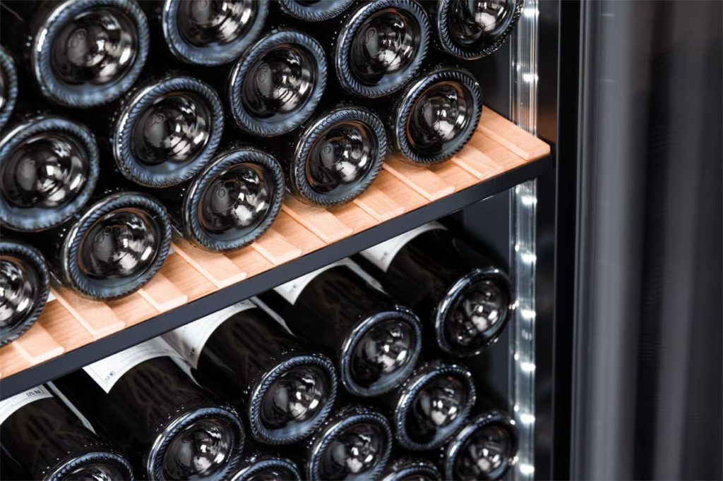 Armadio Cantinetta Frigo per Vino - Velvet 220 Glass - mQuvée