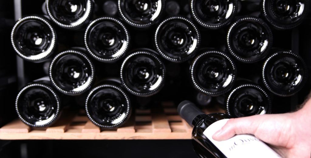 Armadio Cantinetta Frigo per Vino - WineStore 82 Anthracite Black - mQuvée
