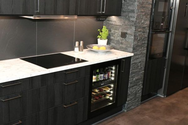 Cantinetta Frigo per Vino da Incasso - WineChamber Exclusive 700 60D Fullglass Black Push-Pull - mQuvée